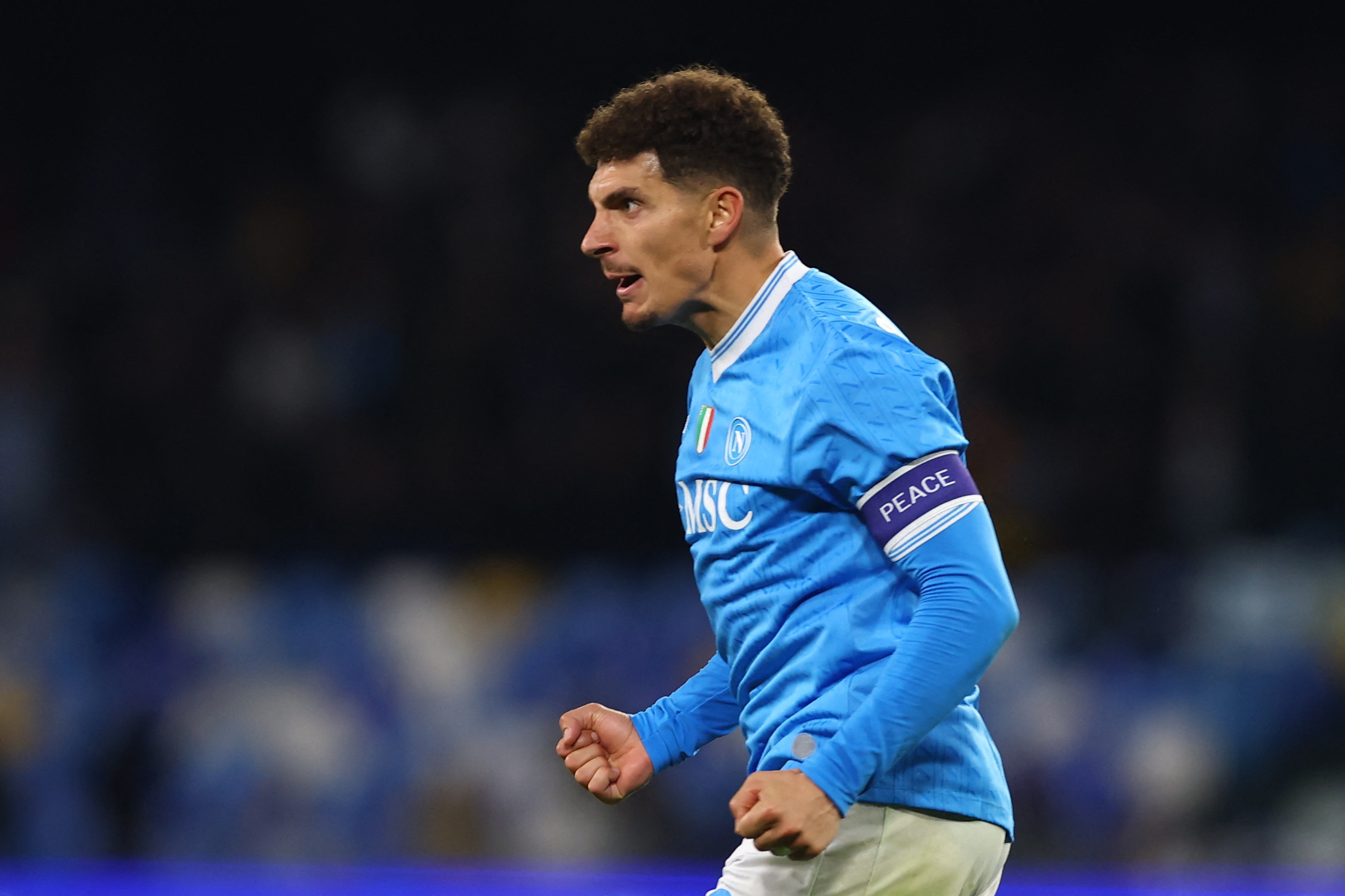 游子归乡，明天视频拜年：很高兴回到家乡，让我们一起为武汉而战